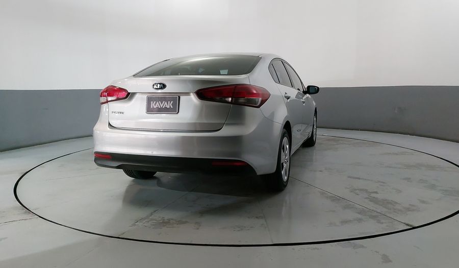 Kia Forte 2.0 L MT Sedan 2017