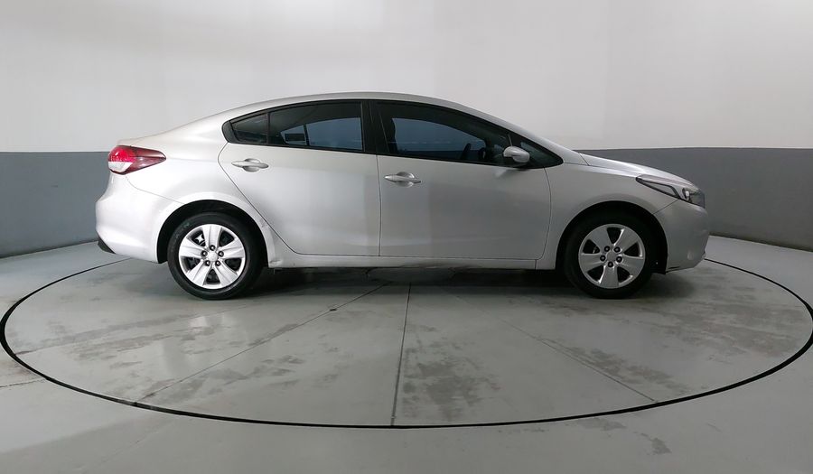 Kia Forte 2.0 L MT Sedan 2017