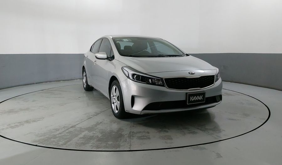 Kia Forte 2.0 L MT Sedan 2017