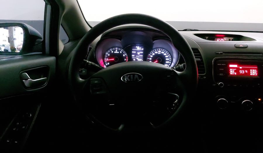 Kia Forte 2.0 L MT Sedan 2017