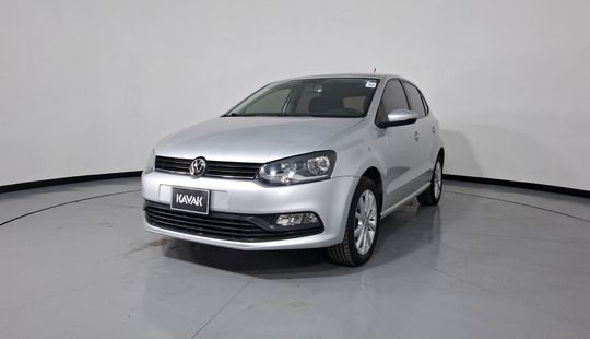 Volkswagen • Polo