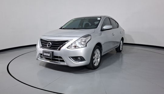 Nissan • Versa