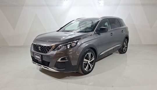 Peugeot • 5008