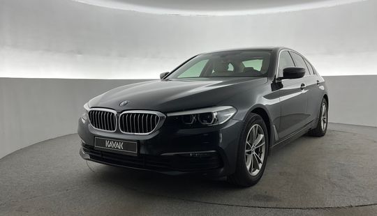 BMW • 520i