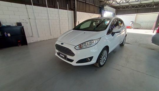 Ford Fiesta Kinetic Design 1.6 SE MT-2015