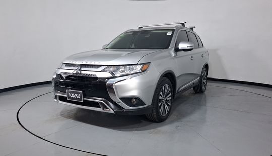 Mitsubishi • Outlander