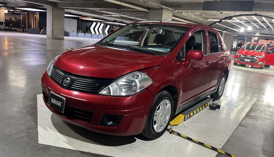 Nissan • Tiida