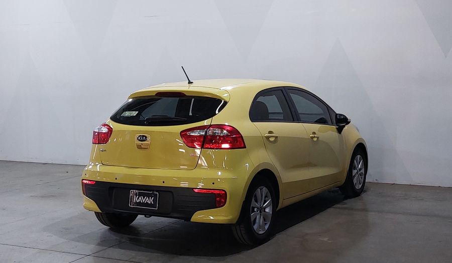 Kia Rio 1.6 EX MT Hatchback 2017