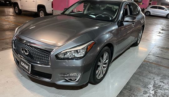 Infiniti • Q70