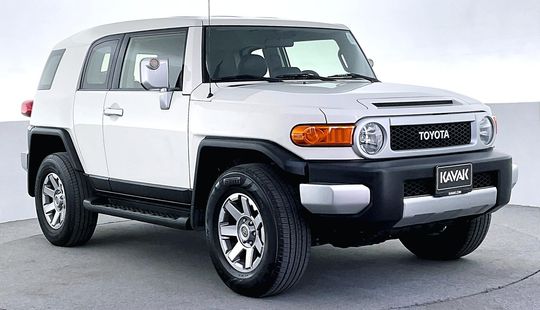 Toyota • FJ Cruiser