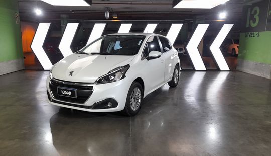 Peugeot • 208