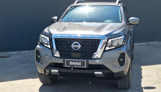 Nissan • Navara