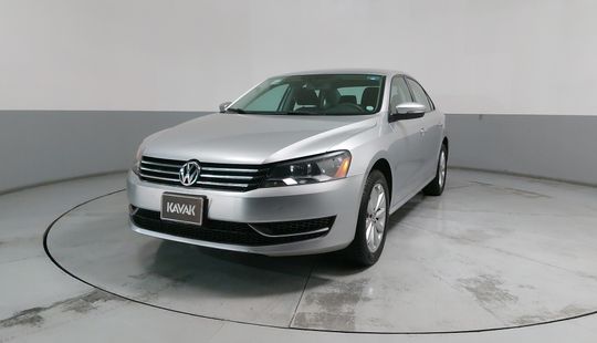 Volkswagen • Passat