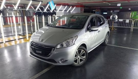 Peugeot • 208