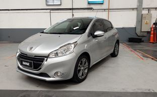 Peugeot • 208