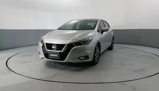 Nissan • Versa