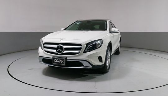 Mercedes Benz • Clase GLA