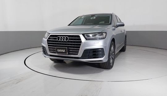 Audi • Q7