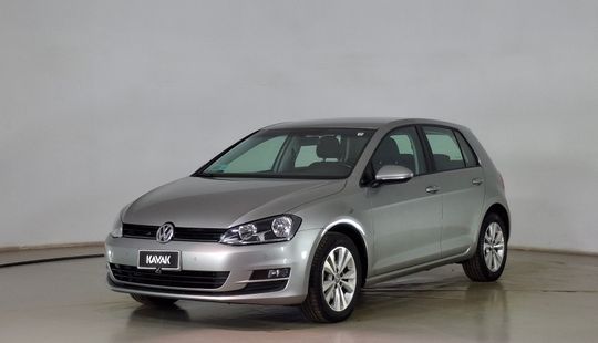 Volkswagen • Golf