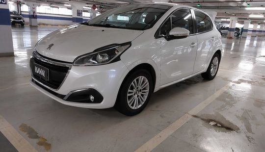 Peugeot • 208