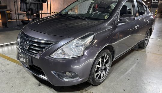 Nissan • Versa