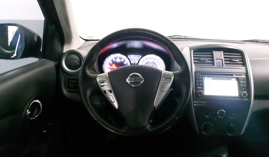 Nissan Versa 1.6 EXCLUSIVE TA AC Sedan 2015