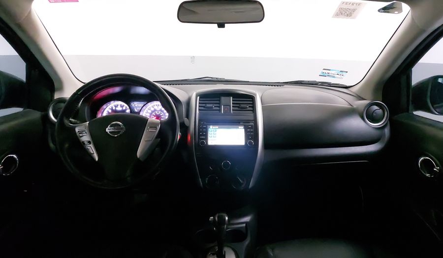 Nissan Versa 1.6 EXCLUSIVE TA AC Sedan 2015