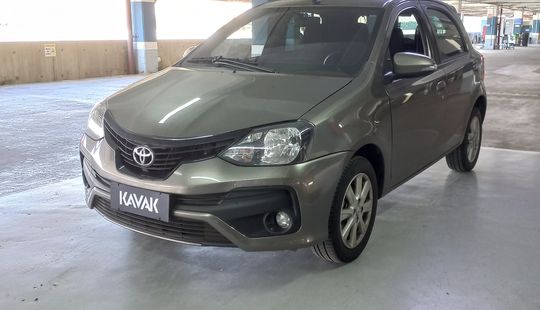 Toyota • Etios