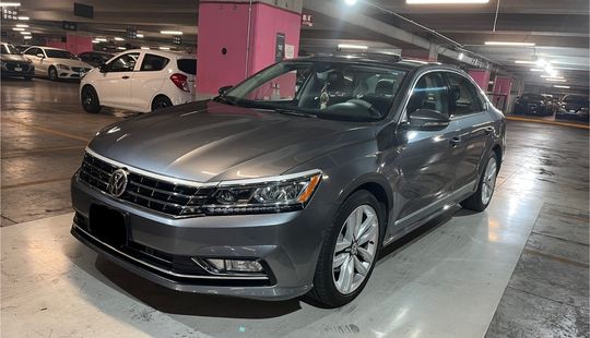 Volkswagen • Passat