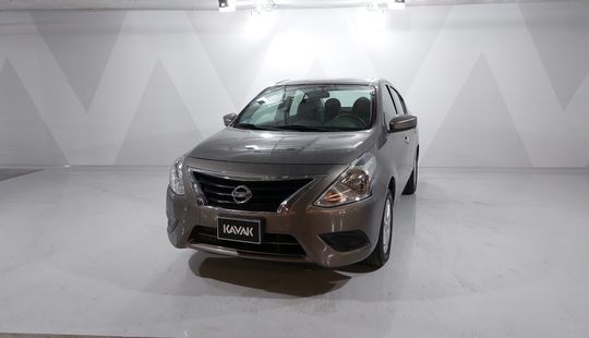 Nissan • Versa