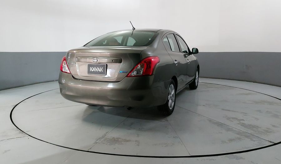 Nissan Versa 1.6 ADVANCE TM AC Sedan 2012