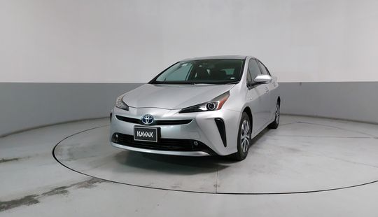 Toyota • Prius