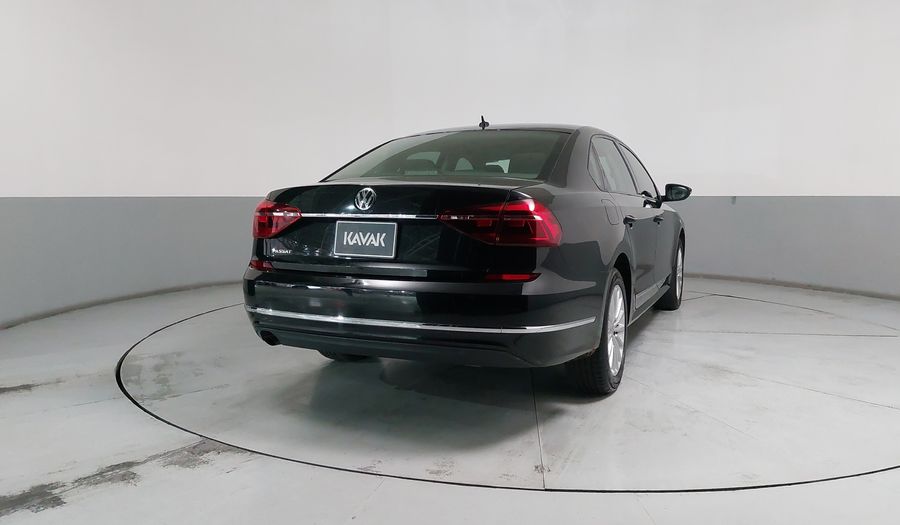 Volkswagen Passat 2.5 COMFORTLINE Sedan 2017