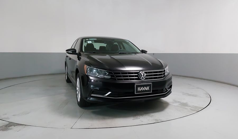 Volkswagen Passat 2.5 COMFORTLINE Sedan 2017