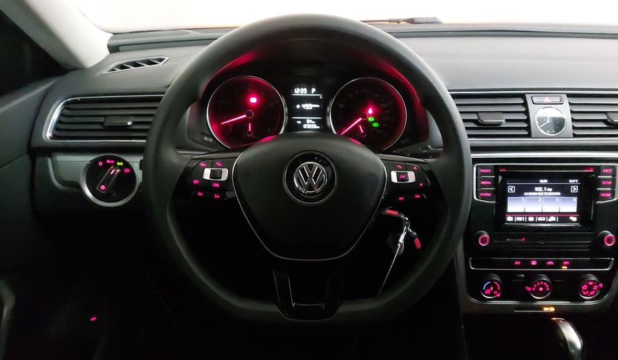 Volkswagen Passat 2.5 COMFORTLINE Sedan 2017