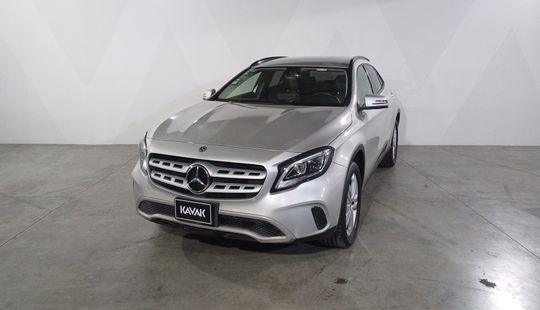 Mercedes Benz • Clase GLA