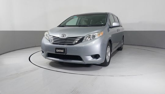 Toyota • Sienna