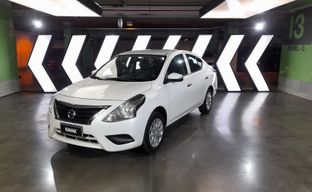 Nissan • Versa