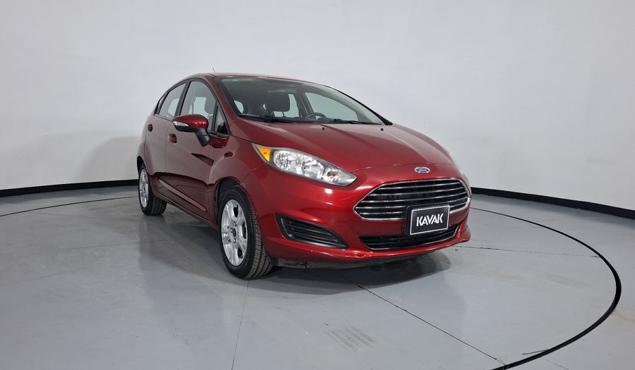 Ford Fiesta 1.6 SE MT Hatchback 2016