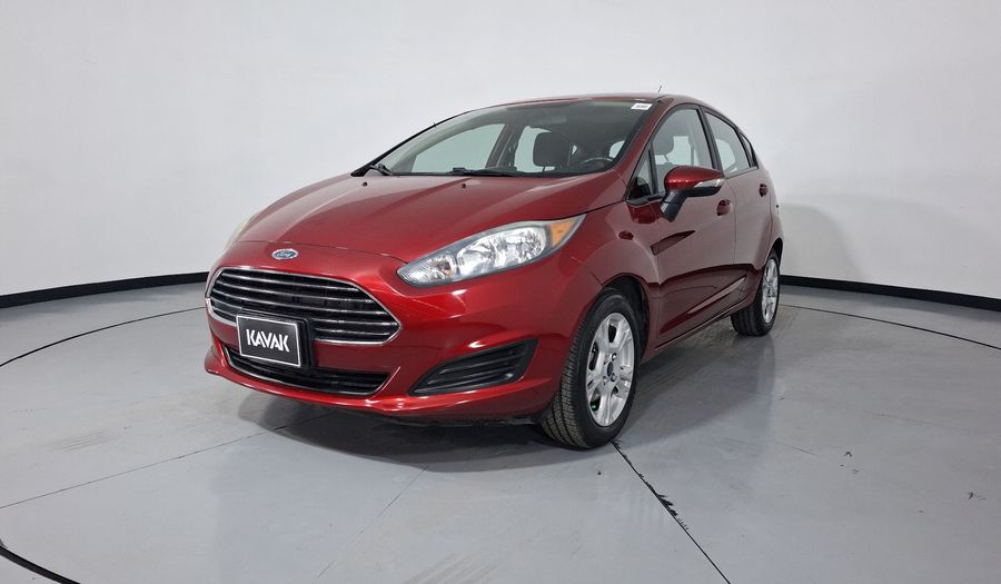 Ford Fiesta 1.6 SE MT Hatchback 2016