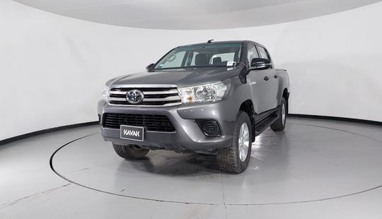 Toyota • Hilux