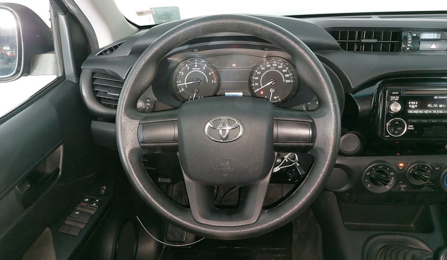 Toyota Hilux 2.7 DOBLE CABINA SR DCAB MID Pickup 2018