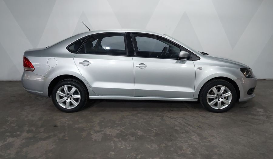 Volkswagen Vento 1.6 ACTIVE TIPTRONIC Sedan 2015