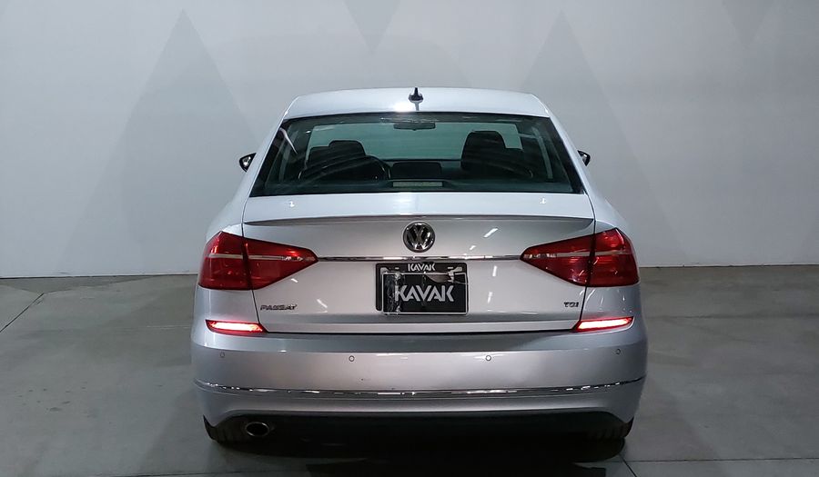 Volkswagen Passat 2.5 COMFORTLINE Sedan 2016