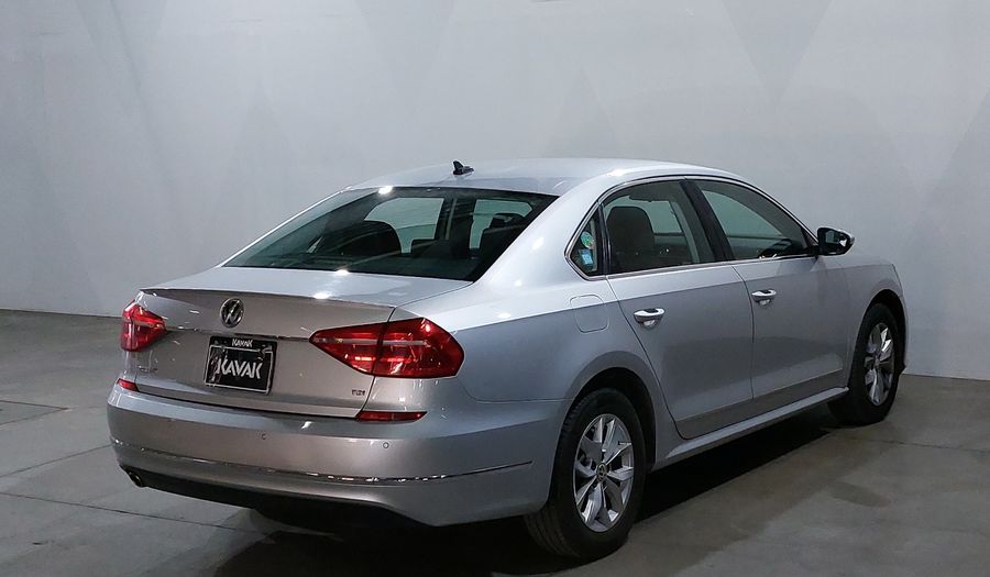 Volkswagen Passat 2.5 COMFORTLINE Sedan 2016