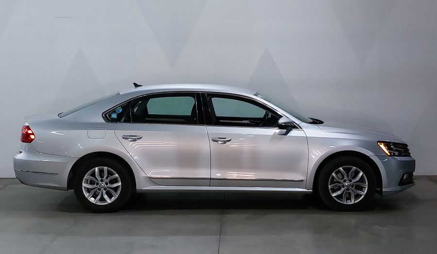 Volkswagen Passat 2.5 COMFORTLINE Sedan 2016