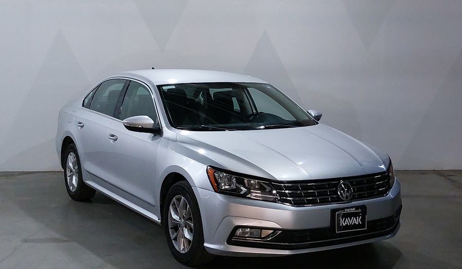 Volkswagen Passat 2.5 COMFORTLINE Sedan 2016