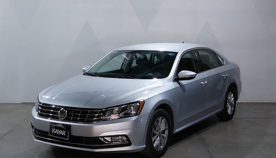 Volkswagen • Passat