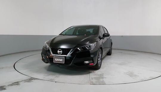 Nissan • Versa