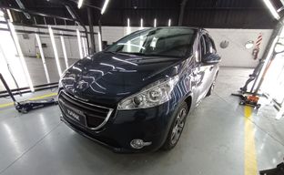 Peugeot • 208